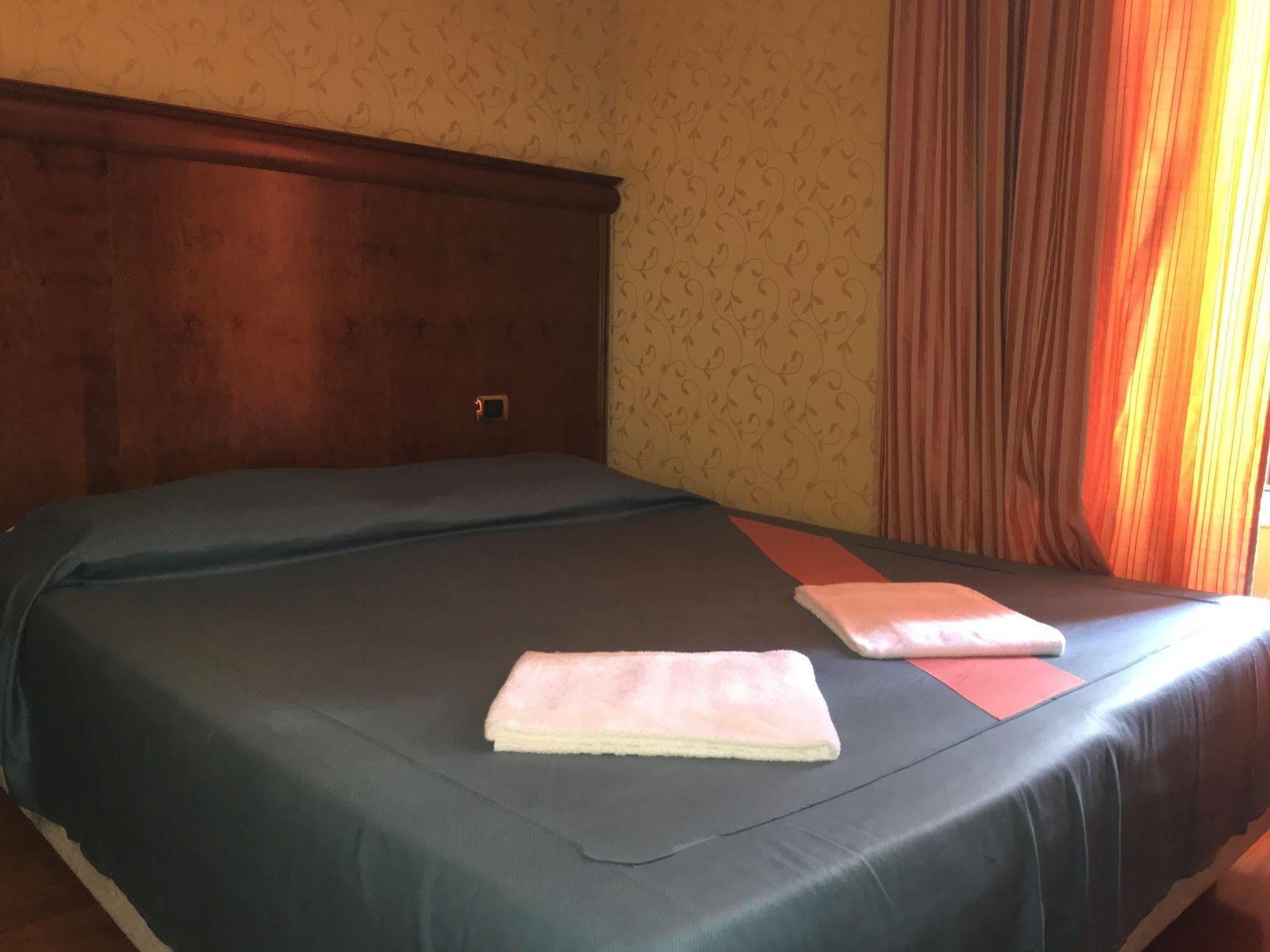 Hotel Divine Rzym Zewnętrze zdjęcie