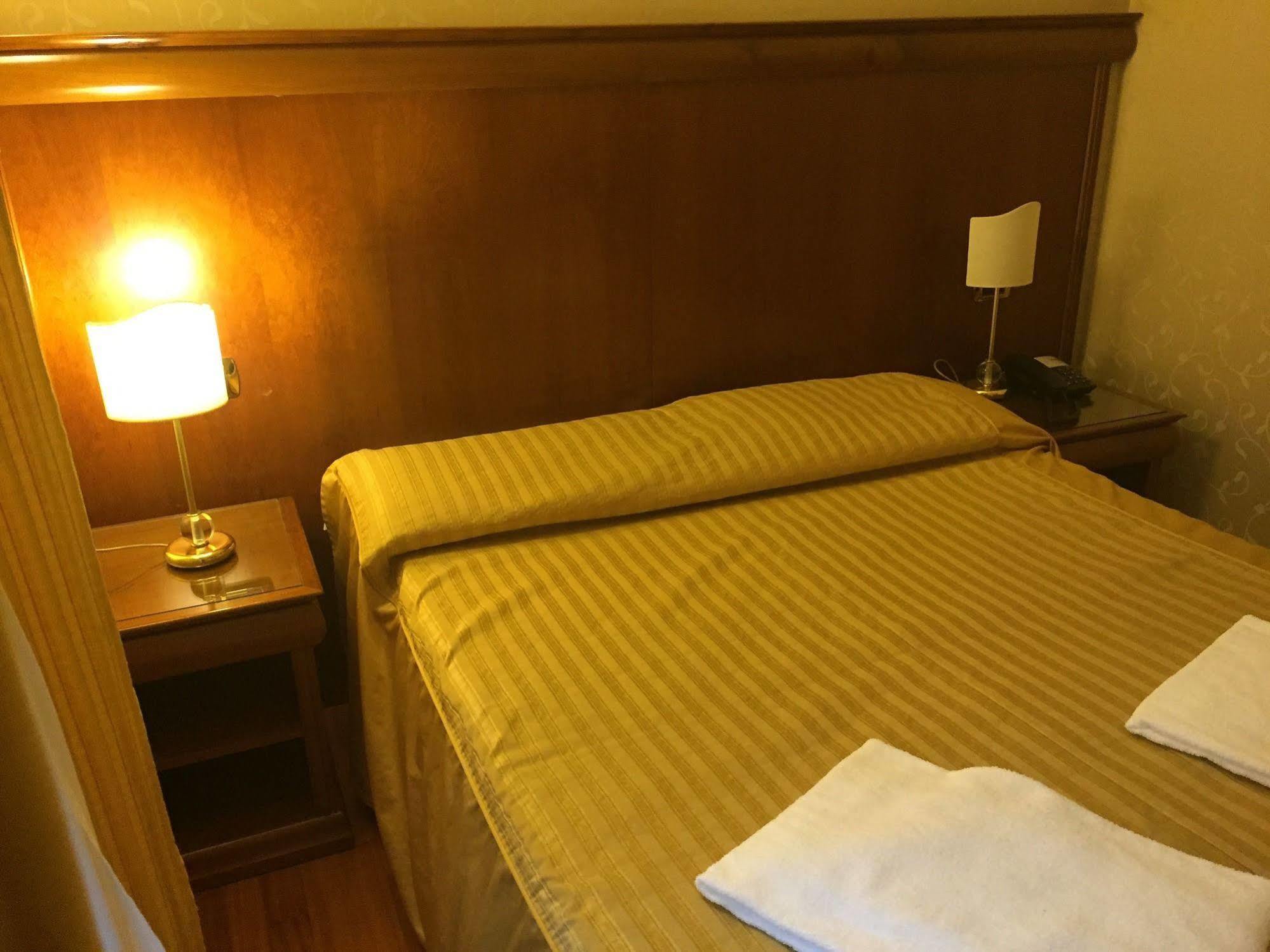 Hotel Divine Rzym Zewnętrze zdjęcie
